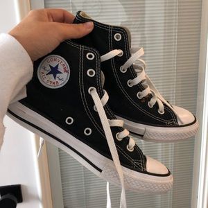 black converse